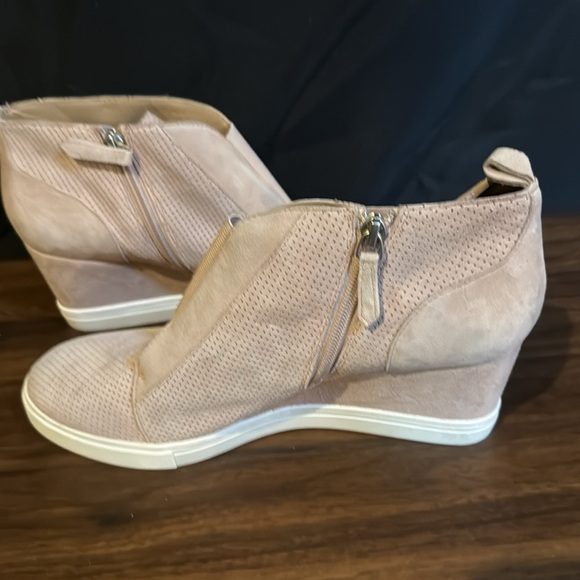 L. Paolo Women's Perforated Wedge Sneakers - Blush Pink, 10 - Picture 6 of 7